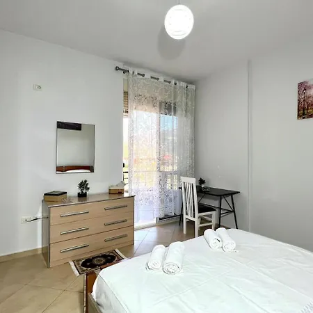 Suny Near Center Διαμέρισμα Polisi i Vogel